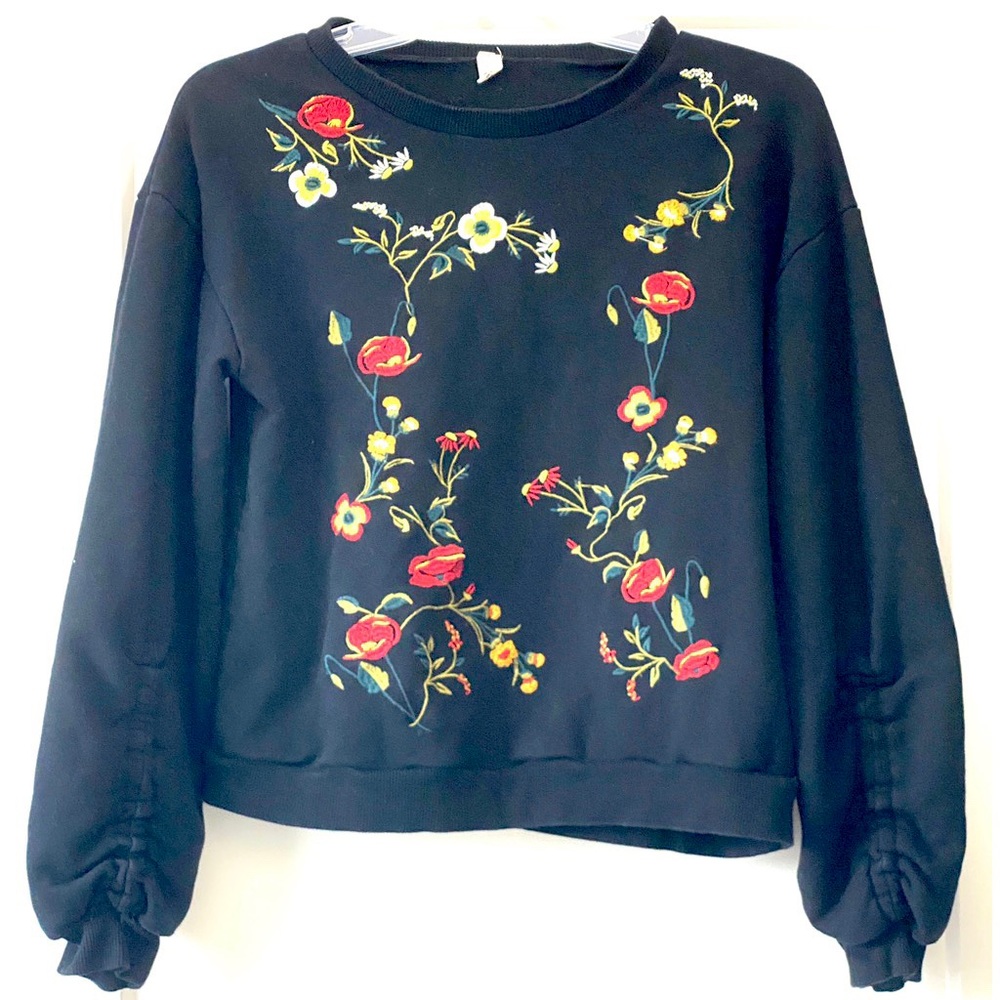 Starivy Long Sleeve Floral Embroidered Sweatshirt